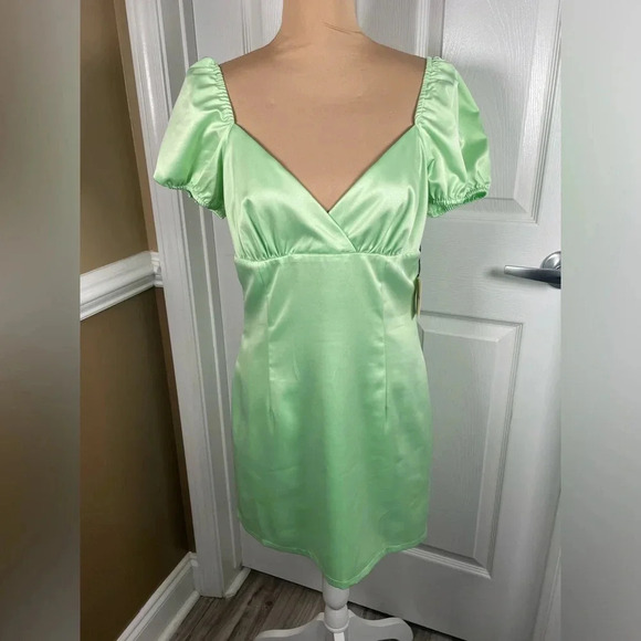 Revolve SUPERDOWN Ariel Mini Dress in Green Large New - Picture 9 of 10